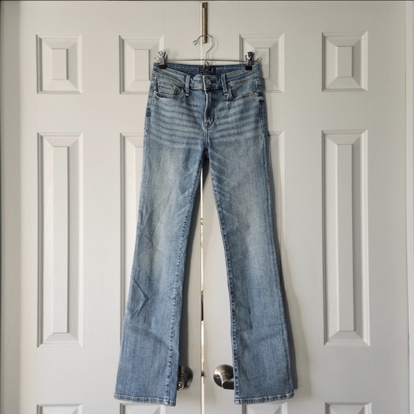 Abercrombie & Fitch Harper Skinny Boot Light Wash Jeans size 24/00S - Picture 2 of 11